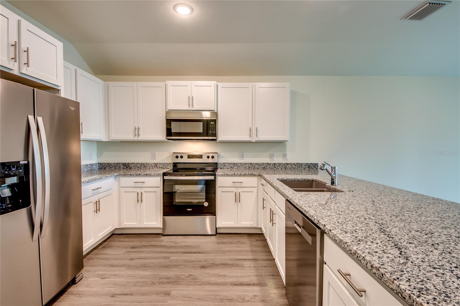 2711 NE 6TH PL, CAPE CORAL, FL, 33909
