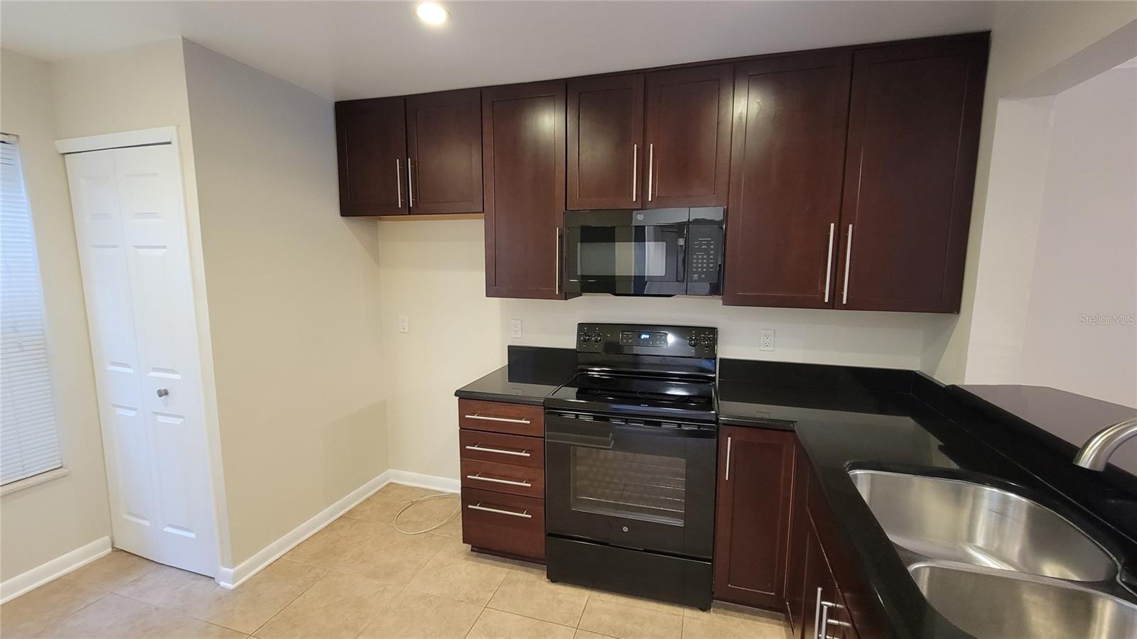 3000 S SEMORAN BLVD #11, ORLANDO, FL, 32822