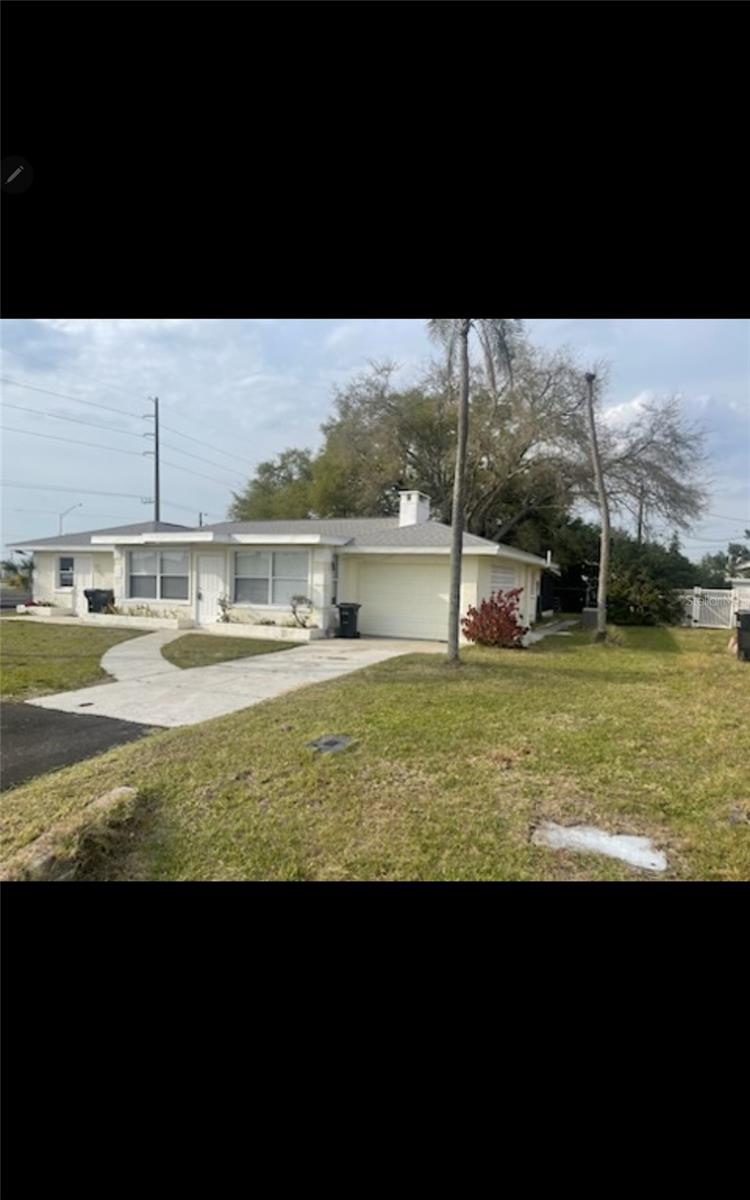 711 A & B PINELAND AVE, VENICE, FL, 34285