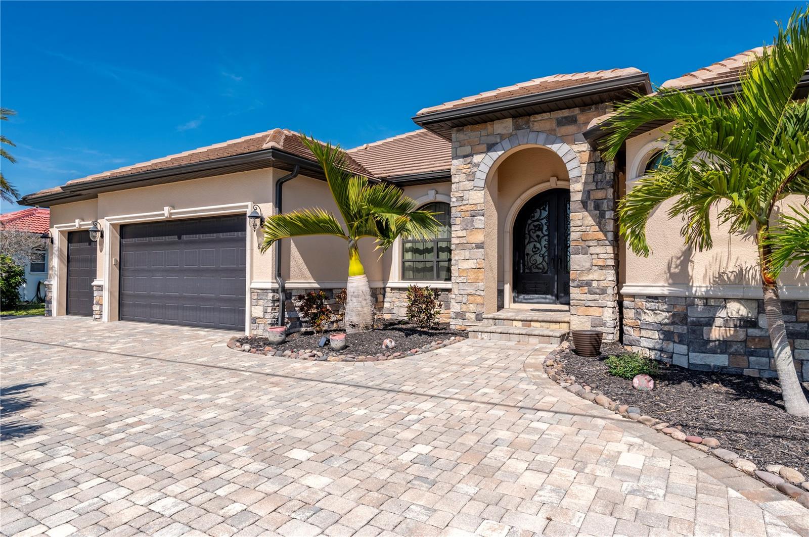 669 MONACO DR, PUNTA GORDA, FL, 33950