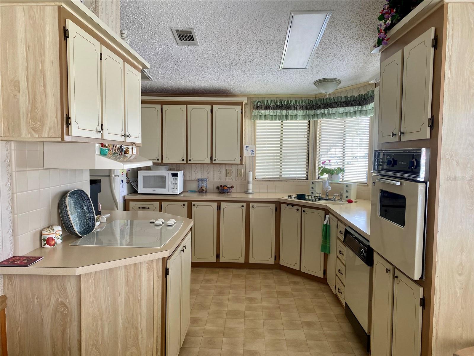 163 SWEET CIR, WINTER HAVEN, FL, 33884