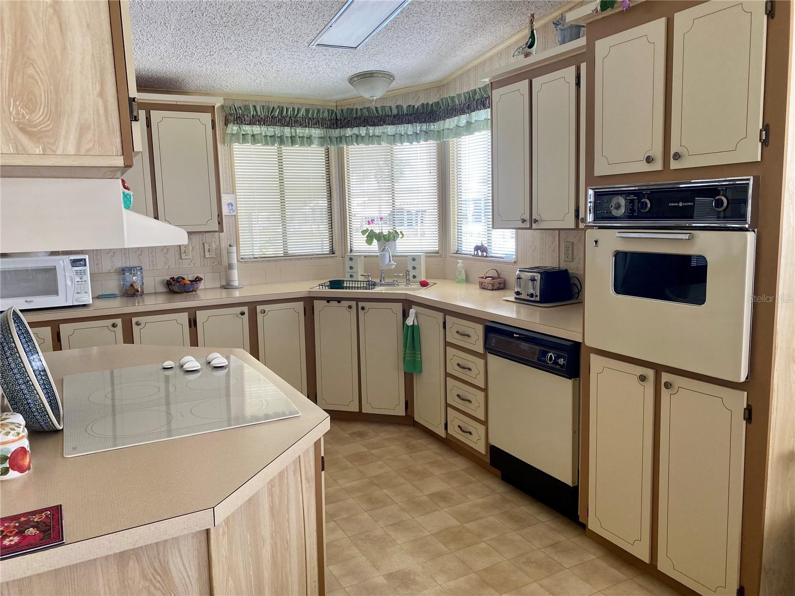 163 SWEET CIR, WINTER HAVEN, FL, 33884