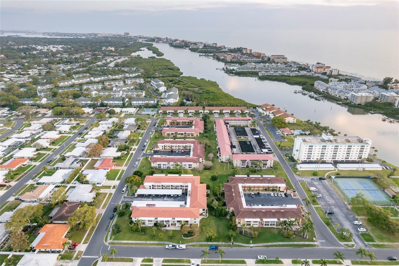 10350 IMPERIAL POINT DR W #15, LARGO, FL, 33774