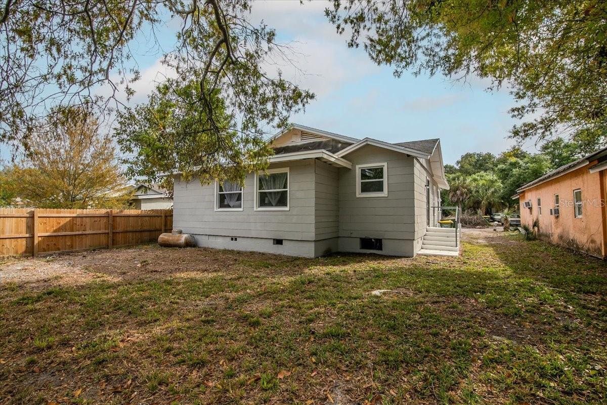 3007 DIXIE AVE, SARASOTA, FL, 34234