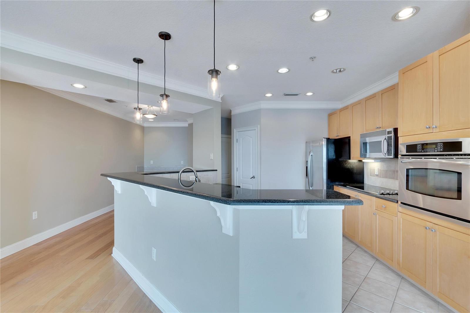 6414 SUNSET BAY CIR, APOLLO BEACH, FL, 33572