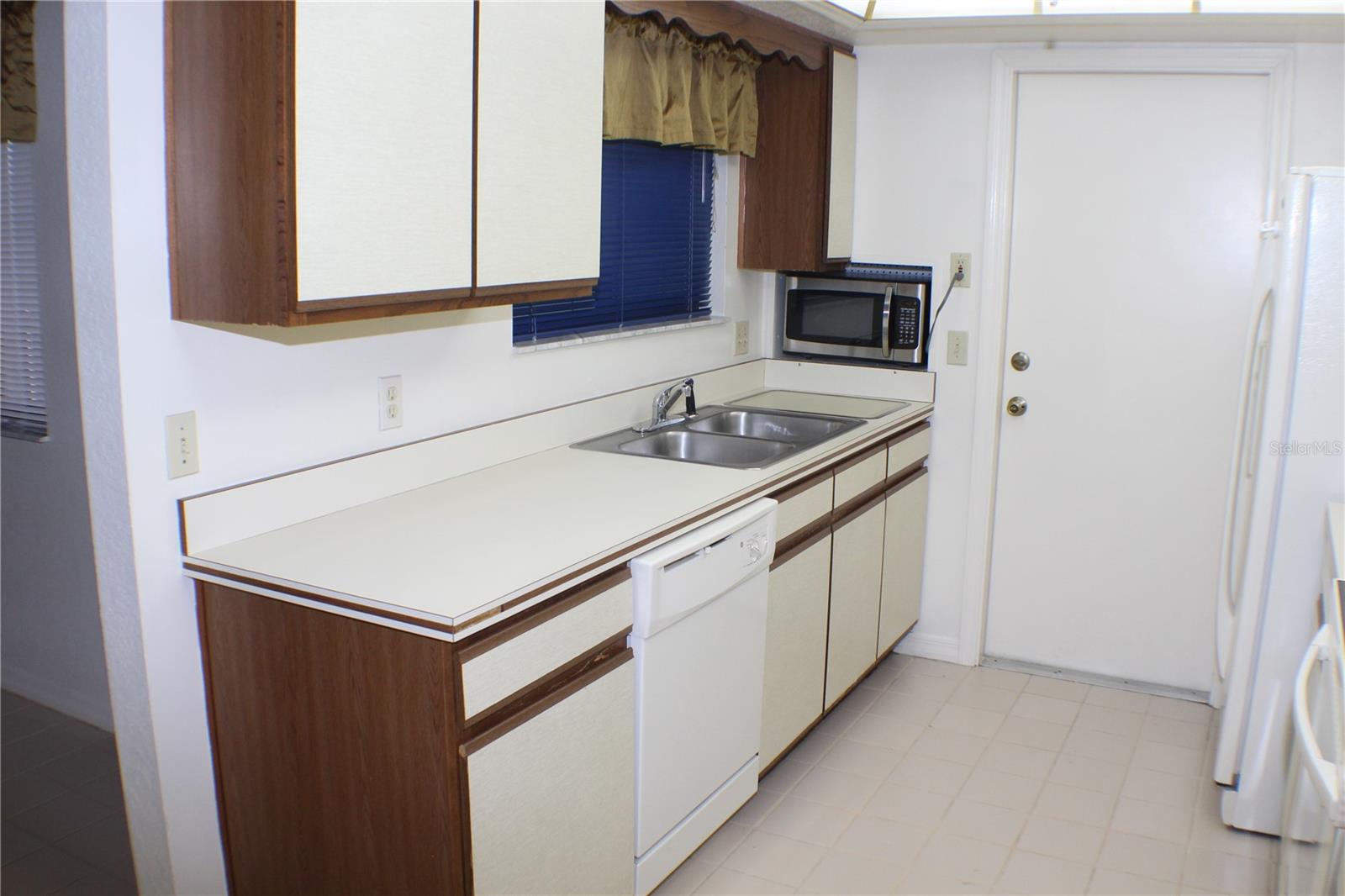 2243 DEERWOOD DR, NEW SMYRNA BEACH, FL, 32168
