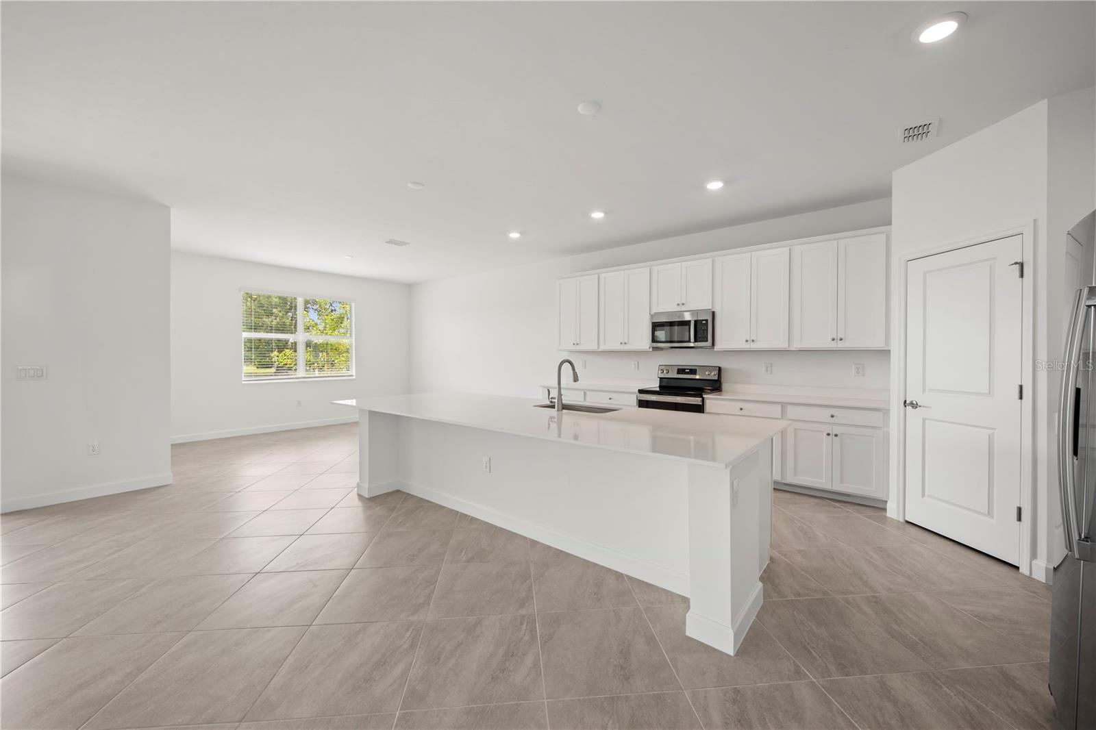 16579 CAPE HORN BLVD, PUNTA GORDA, FL, 33955