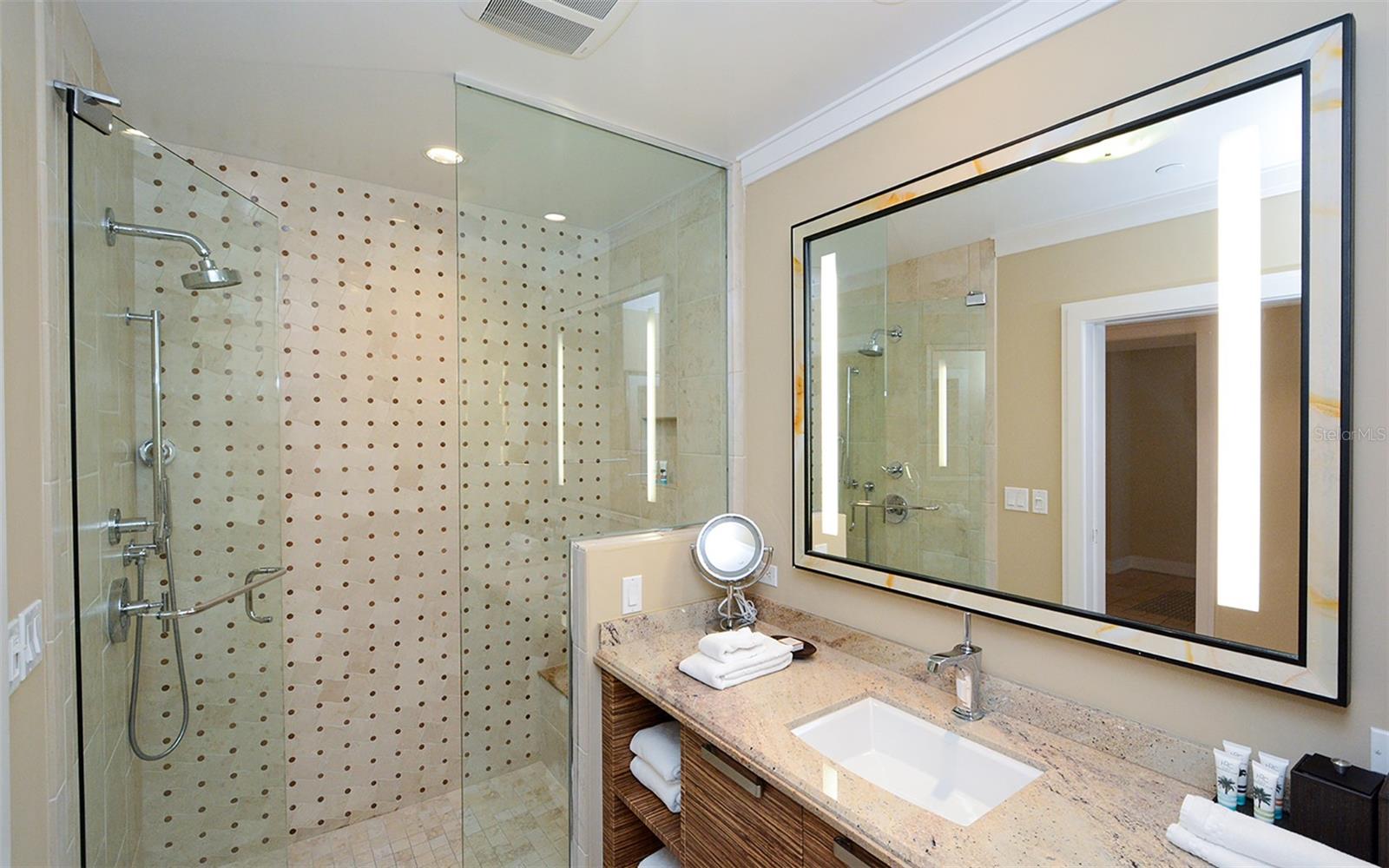 915 SEASIDE DR #511, Weeks 2-3, SARASOTA, FL, 34242