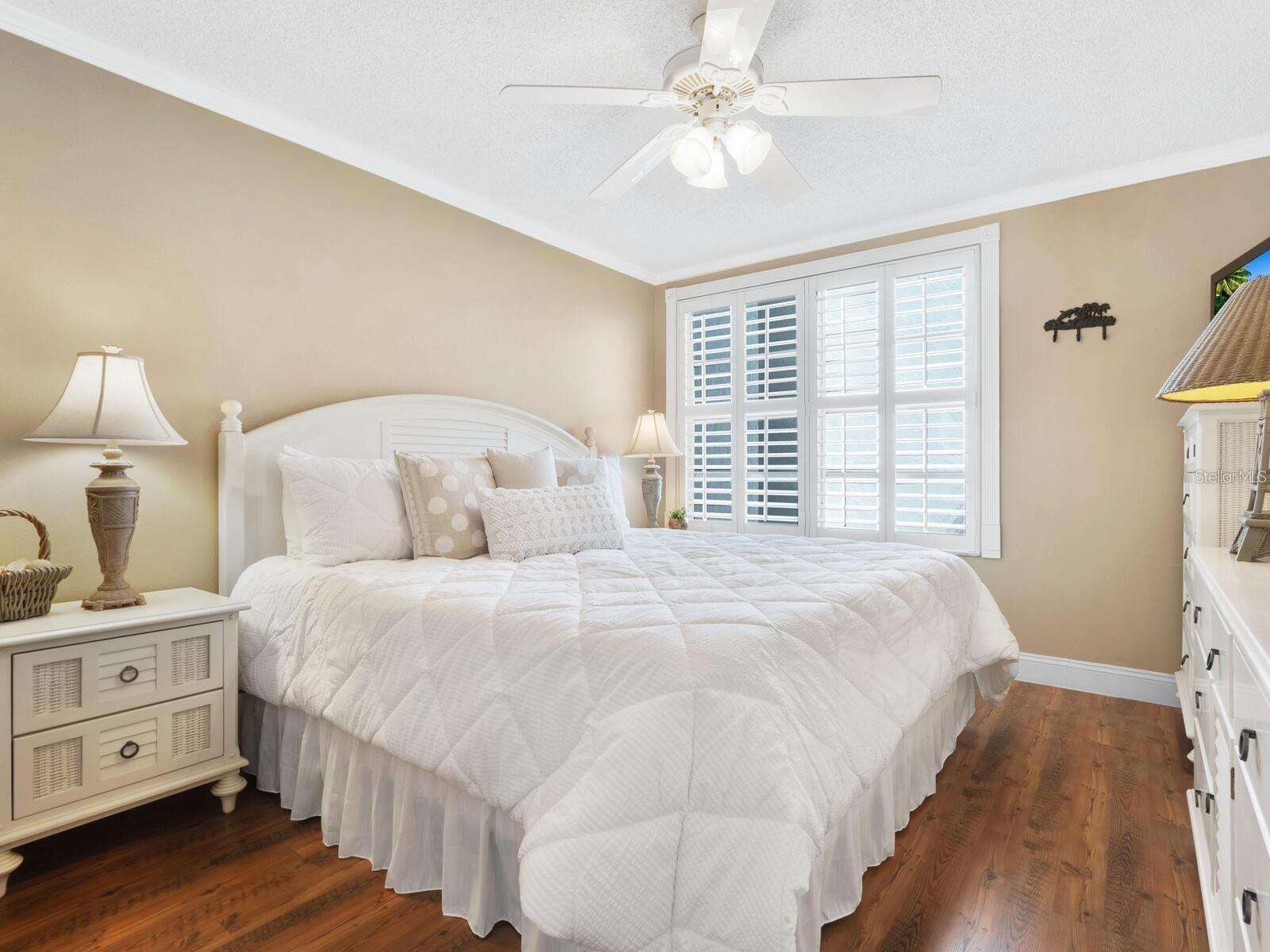 600 SUTTON PL #201, LONGBOAT KEY, FL, 34228