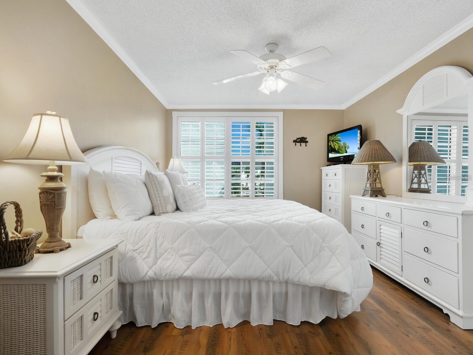 600 SUTTON PL #201, LONGBOAT KEY, FL, 34228