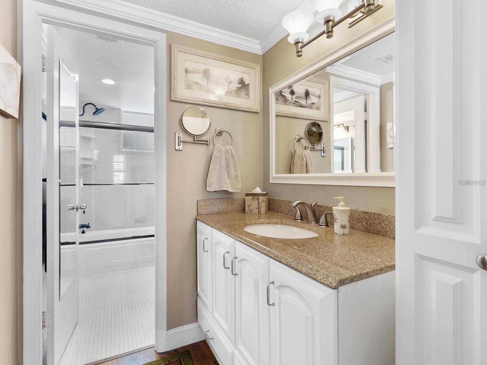 600 SUTTON PL #201, LONGBOAT KEY, FL, 34228