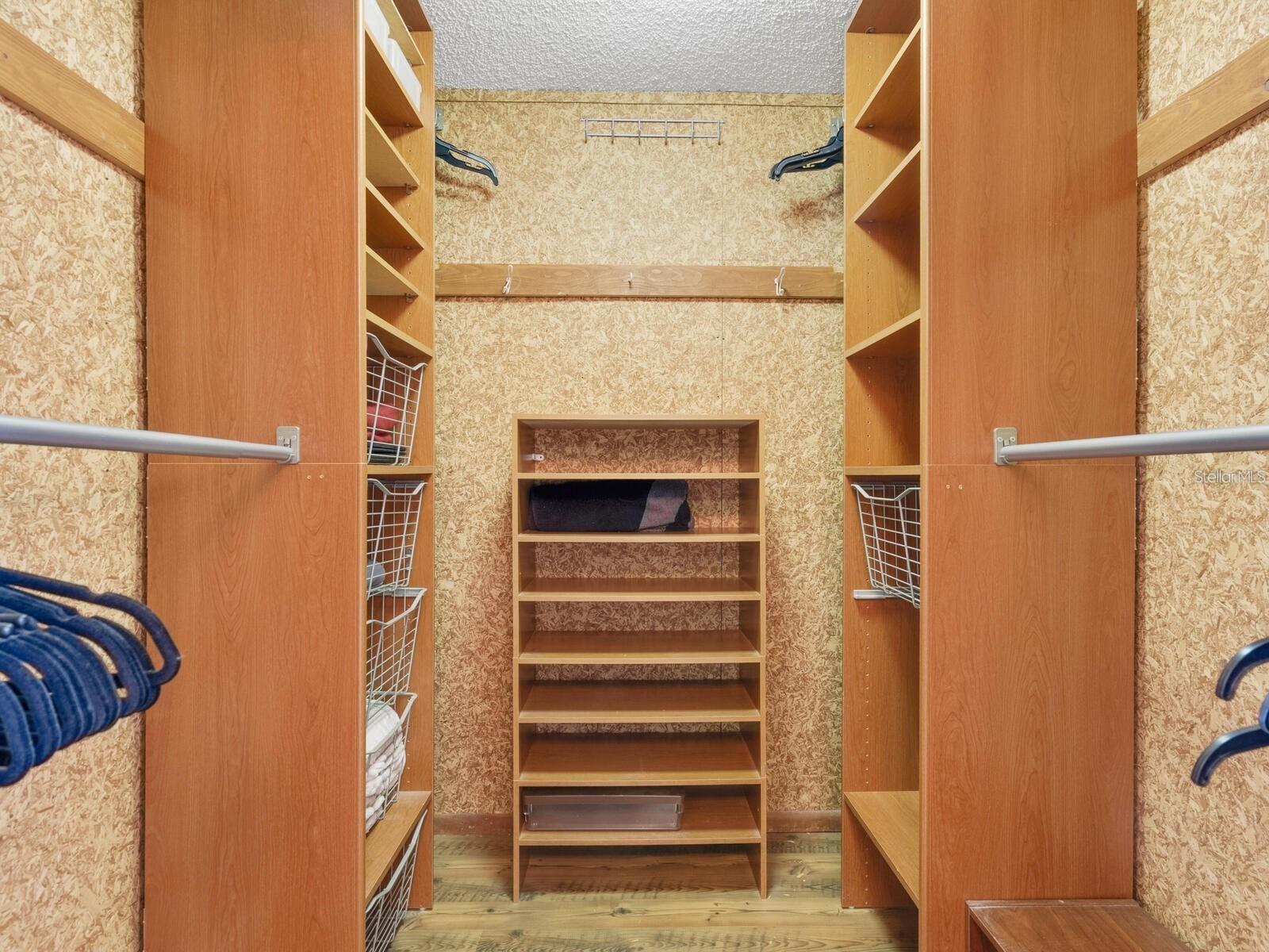 600 SUTTON PL #201, LONGBOAT KEY, FL, 34228