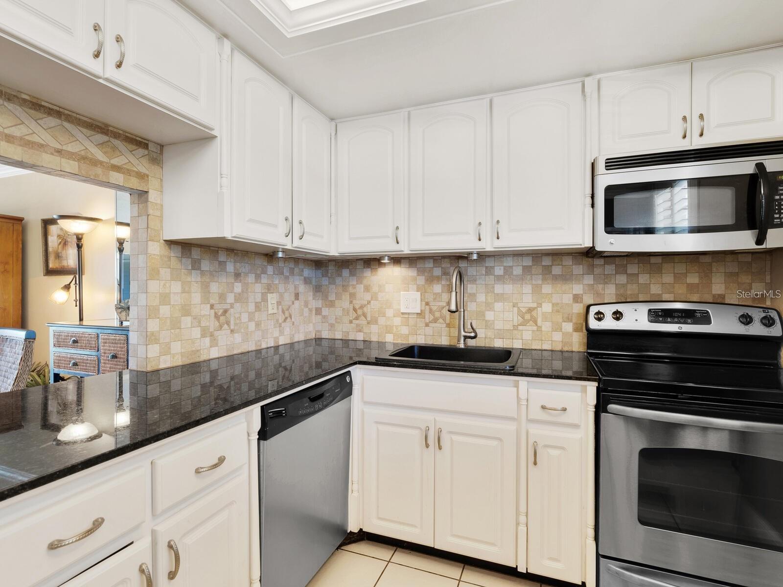 600 SUTTON PL #201, LONGBOAT KEY, FL, 34228