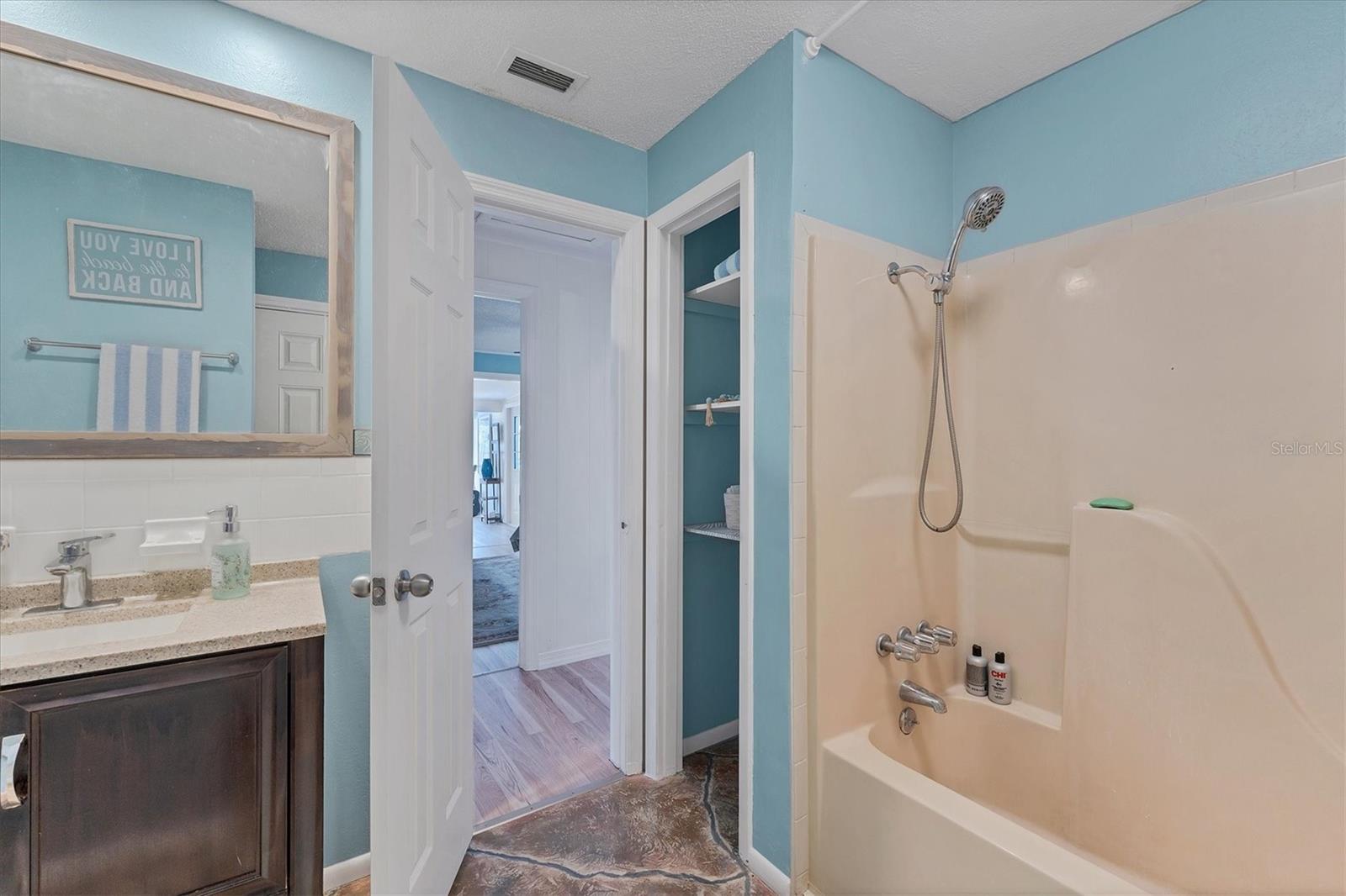 380 W WENTWORTH ST, ENGLEWOOD, FL, 34223