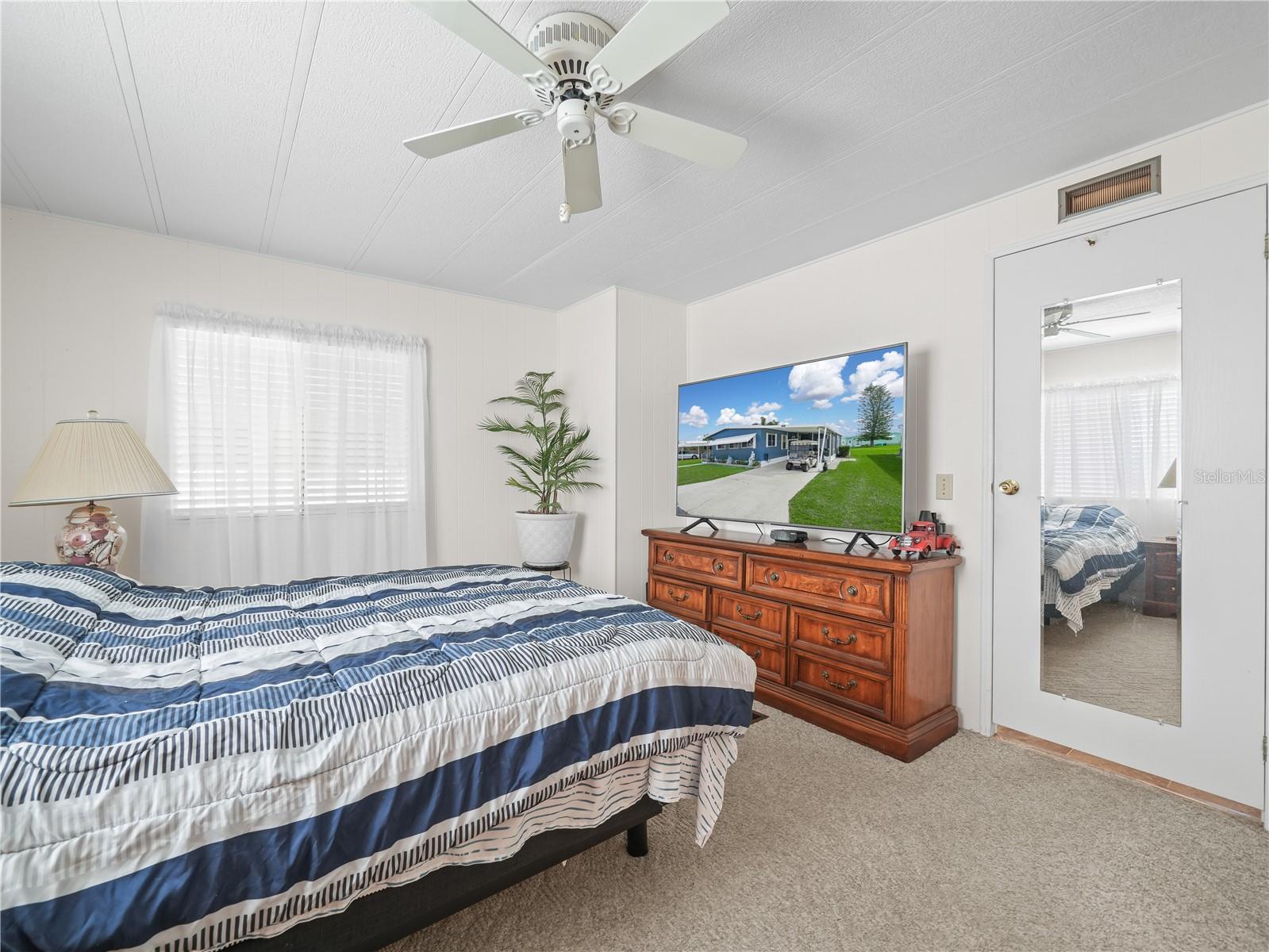 P4929576 Property Photo