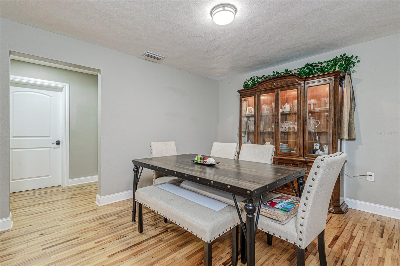 6628 1ST ST N, ST PETERSBURG, FL, 33702