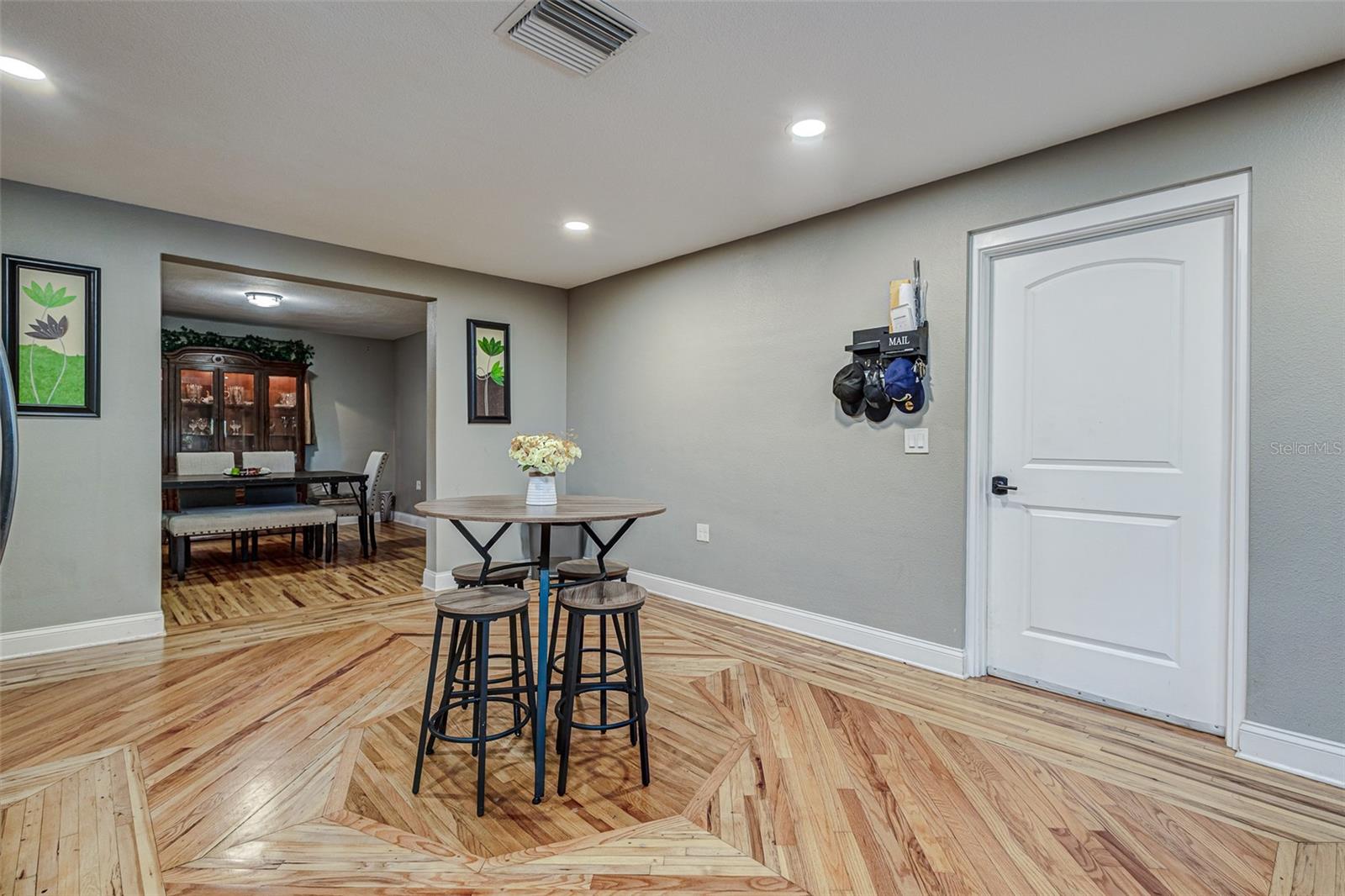 6628 1ST ST N, ST PETERSBURG, FL, 33702