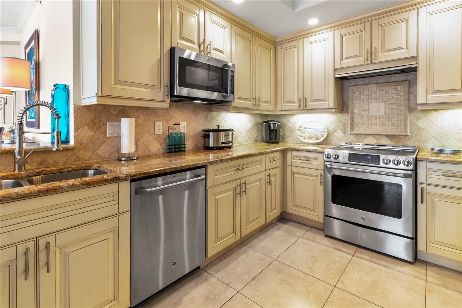 7820 34TH AVE W #201, BRADENTON, FL, 34209