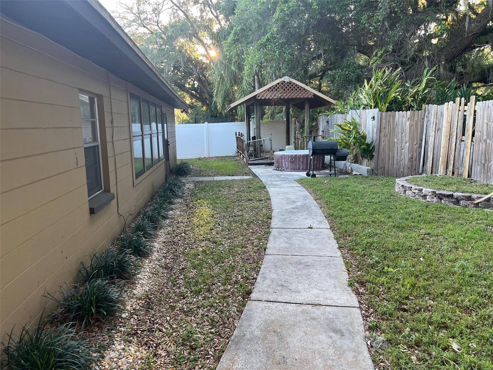 4231 TRUMAN DR, SEFFNER, FL, 33584