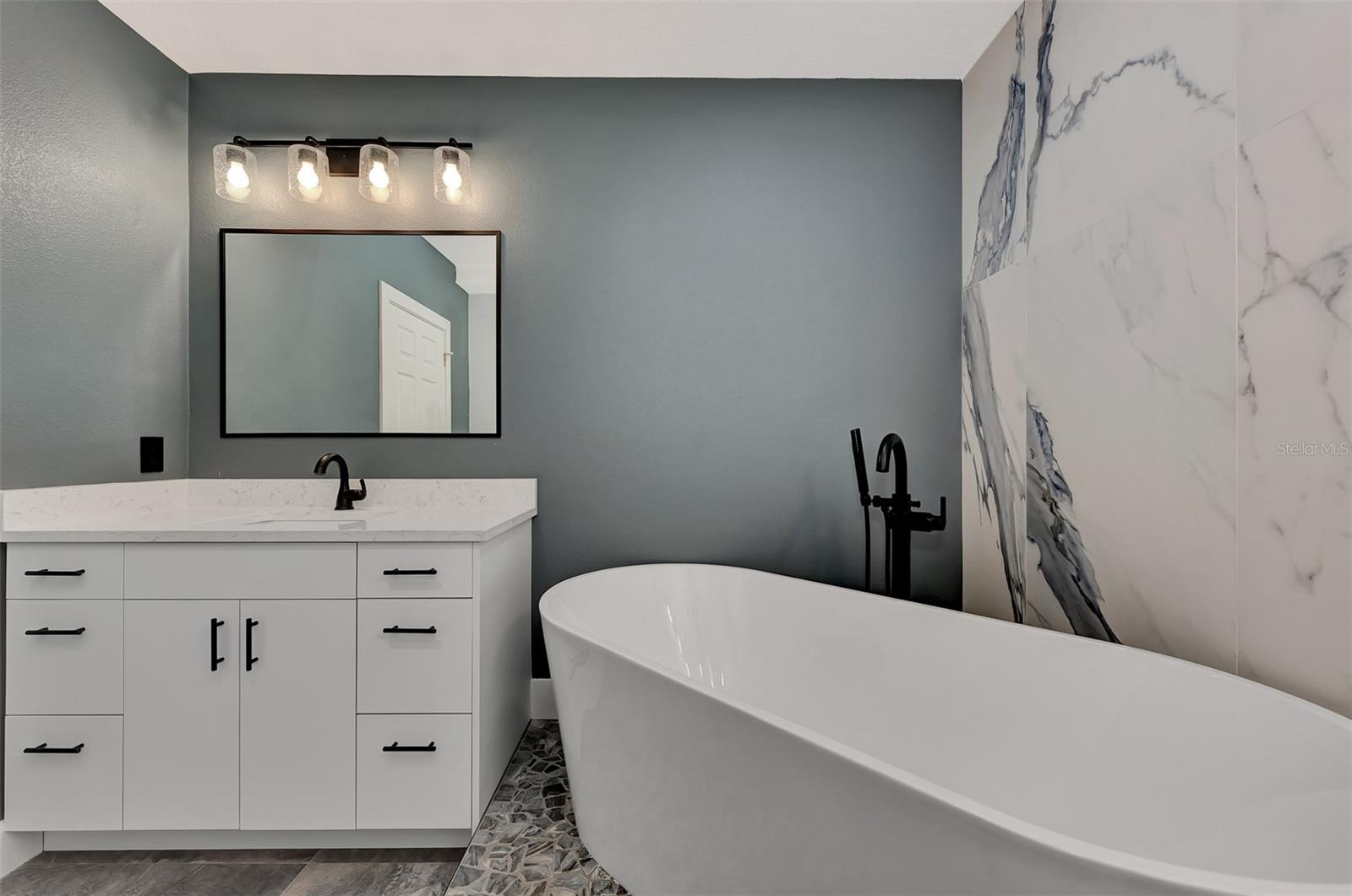 5531 CANNES CIR #704, SARASOTA, FL, 34231