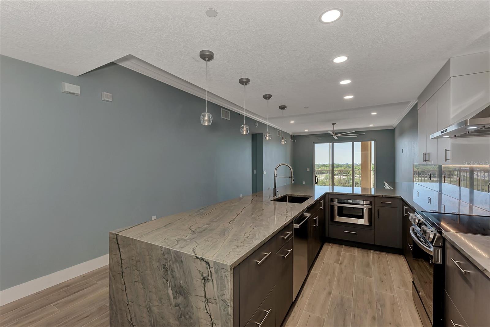 5531 CANNES CIR #704, SARASOTA, FL, 34231