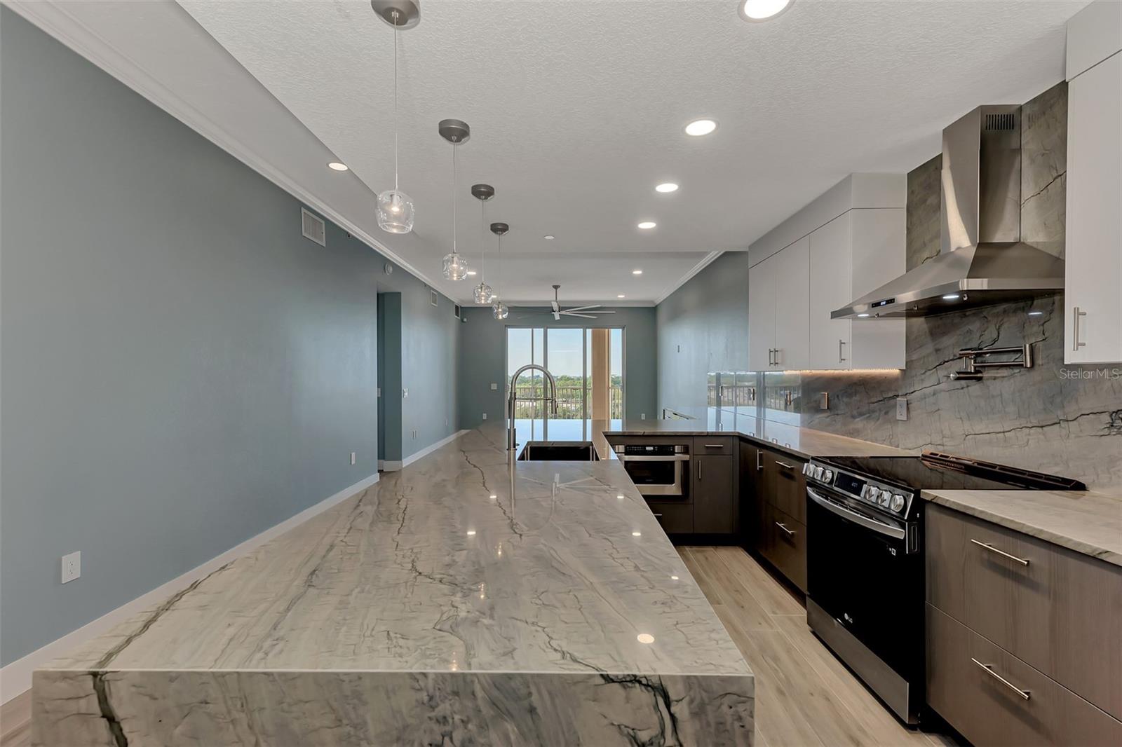 5531 CANNES CIR #704, SARASOTA, FL, 34231