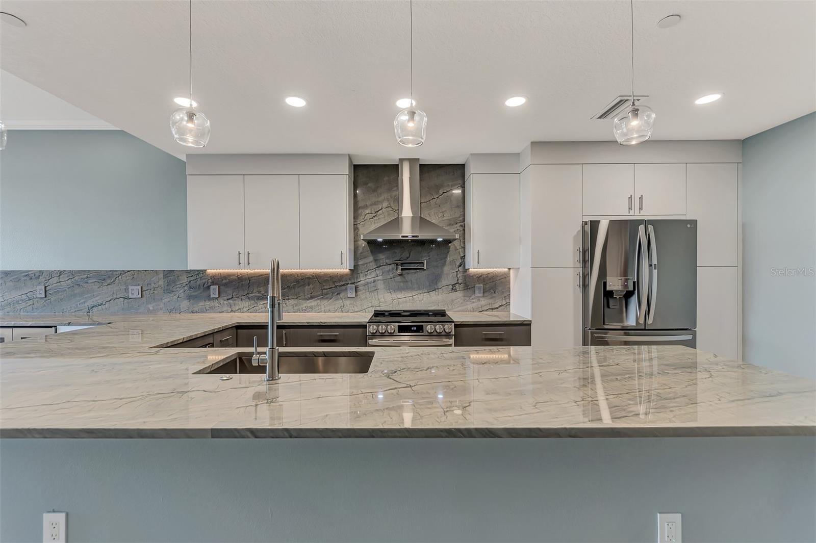 5531 CANNES CIR #704, SARASOTA, FL, 34231
