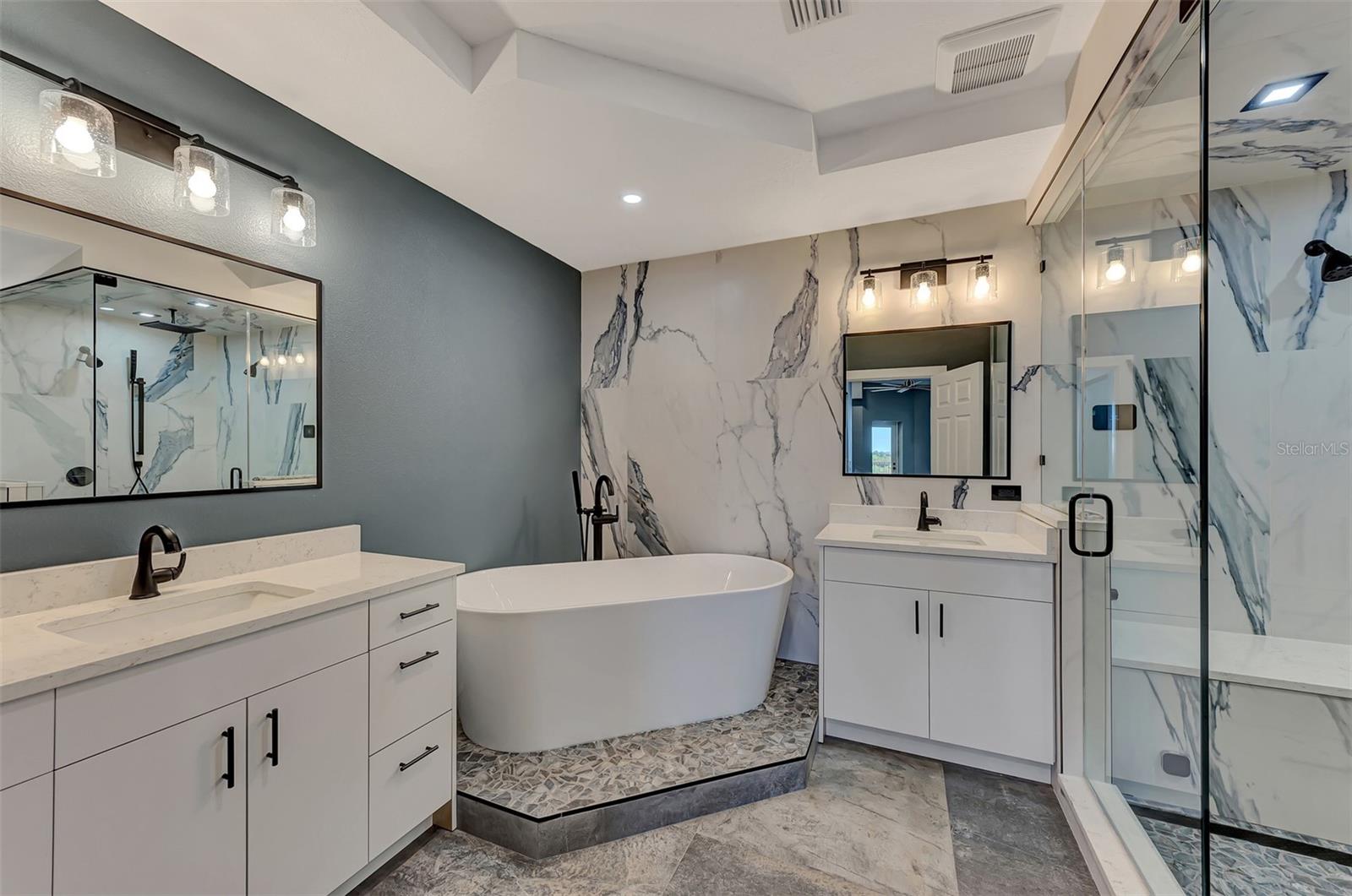 5531 CANNES CIR #704, SARASOTA, FL, 34231