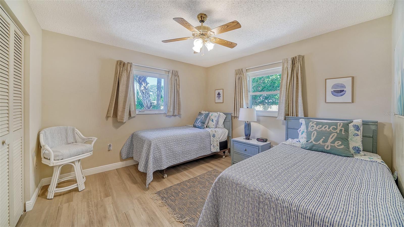 5988 LARCHWOOD AVE, SARASOTA, FL, 34231