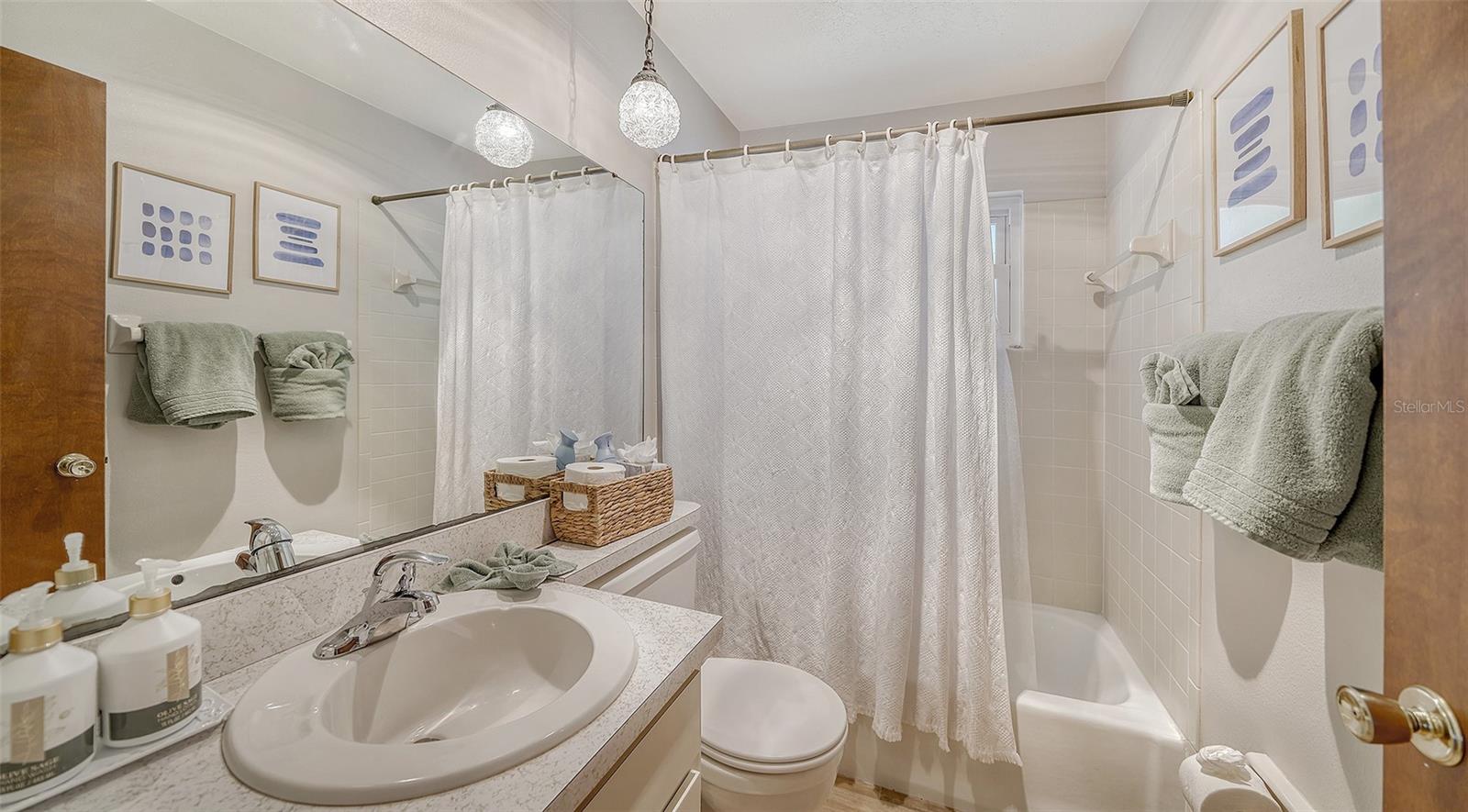 5988 LARCHWOOD AVE, SARASOTA, FL, 34231