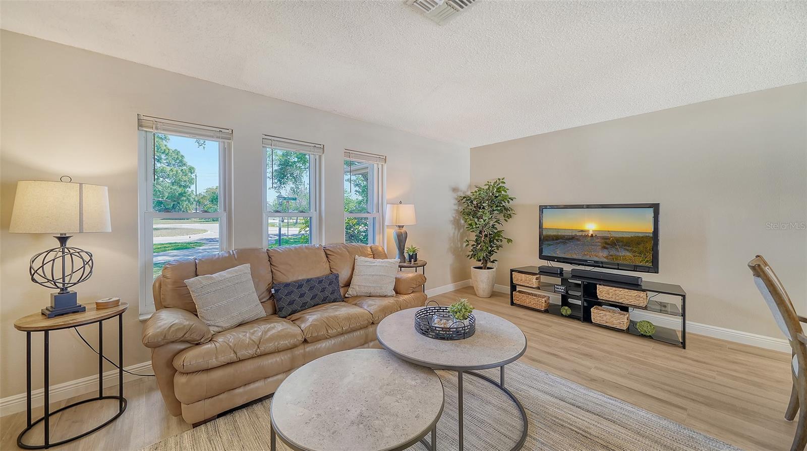 5988 LARCHWOOD AVE, SARASOTA, FL, 34231