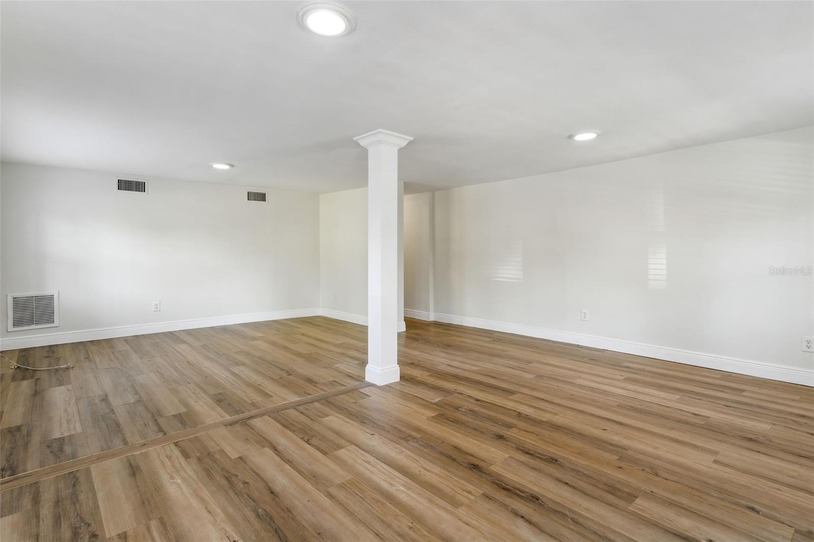 206 E FRIERSON AVE, TAMPA, FL, 33603