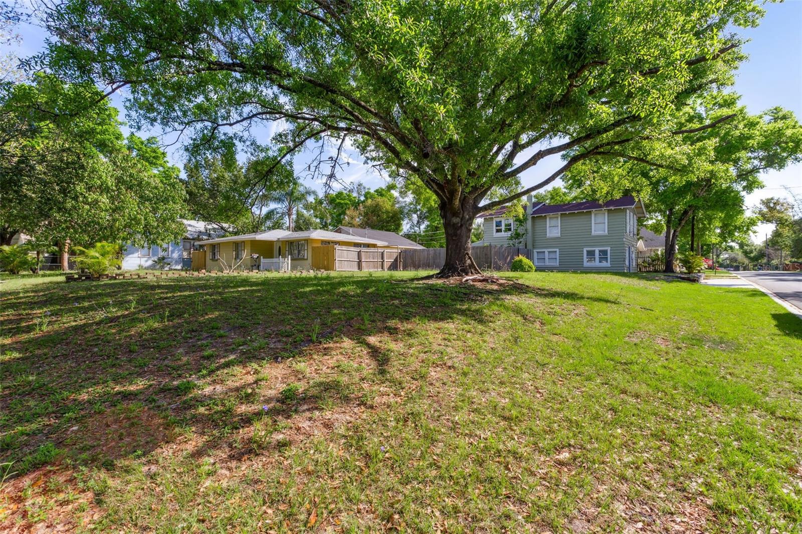 206 E FRIERSON AVE, TAMPA, FL, 33603