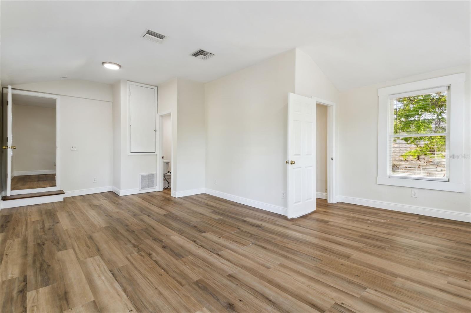 206 E FRIERSON AVE, TAMPA, FL, 33603