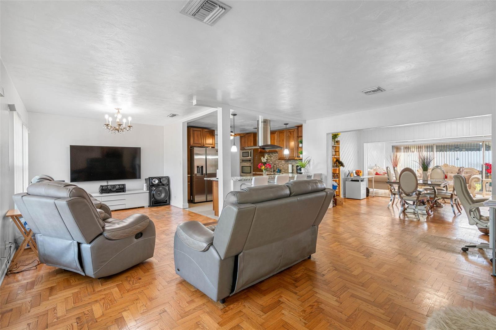 1215 S KEENE RD, CLEARWATER, FL, 33756