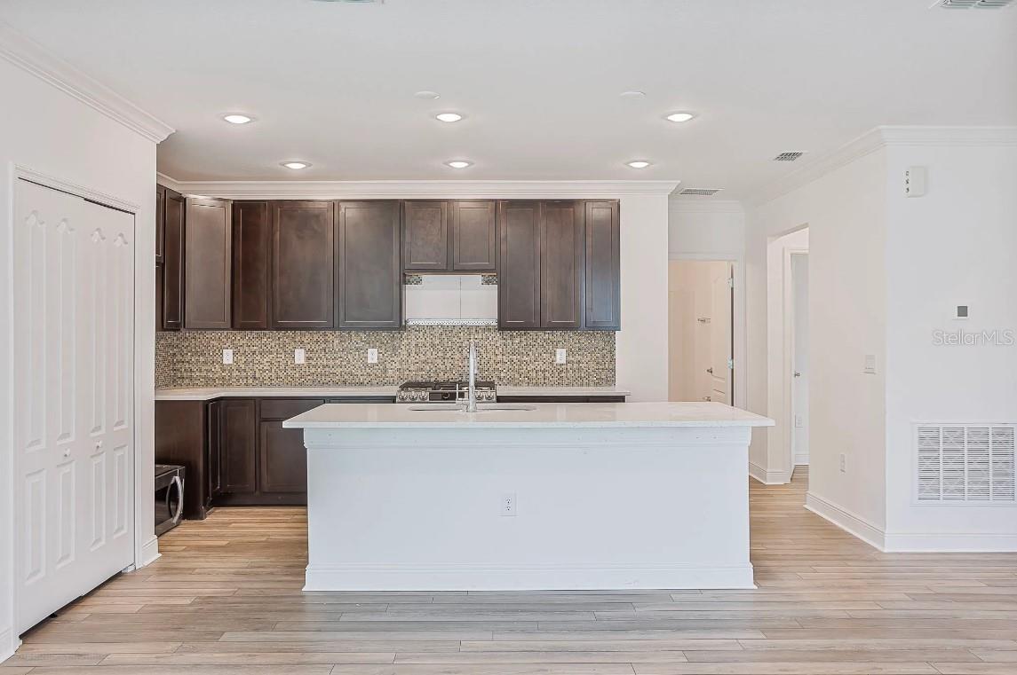 1677 ANDOVER RIDGE DR, DELAND, FL, 32720