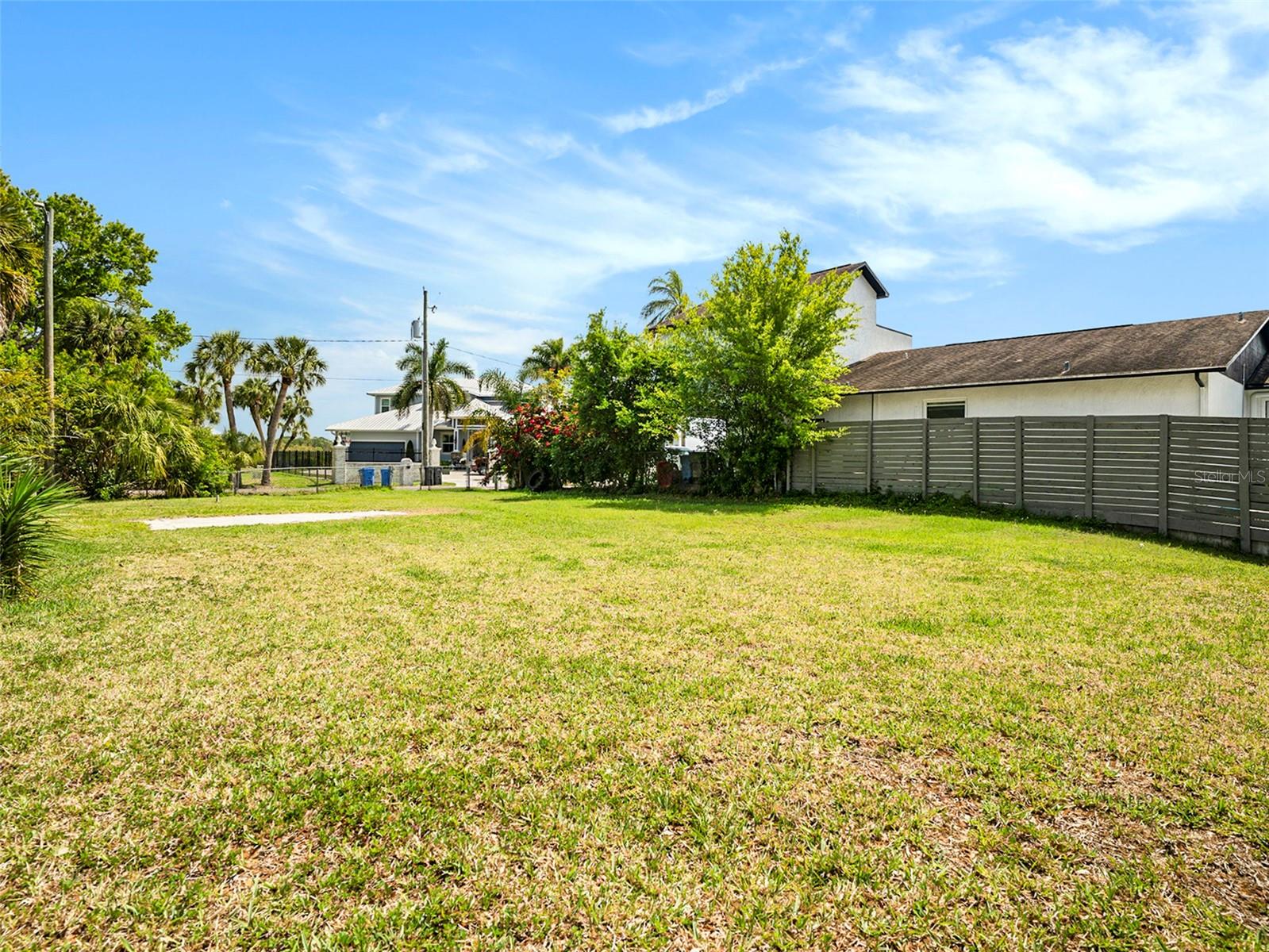 7406 BAY DR, TAMPA, FL, 33635
