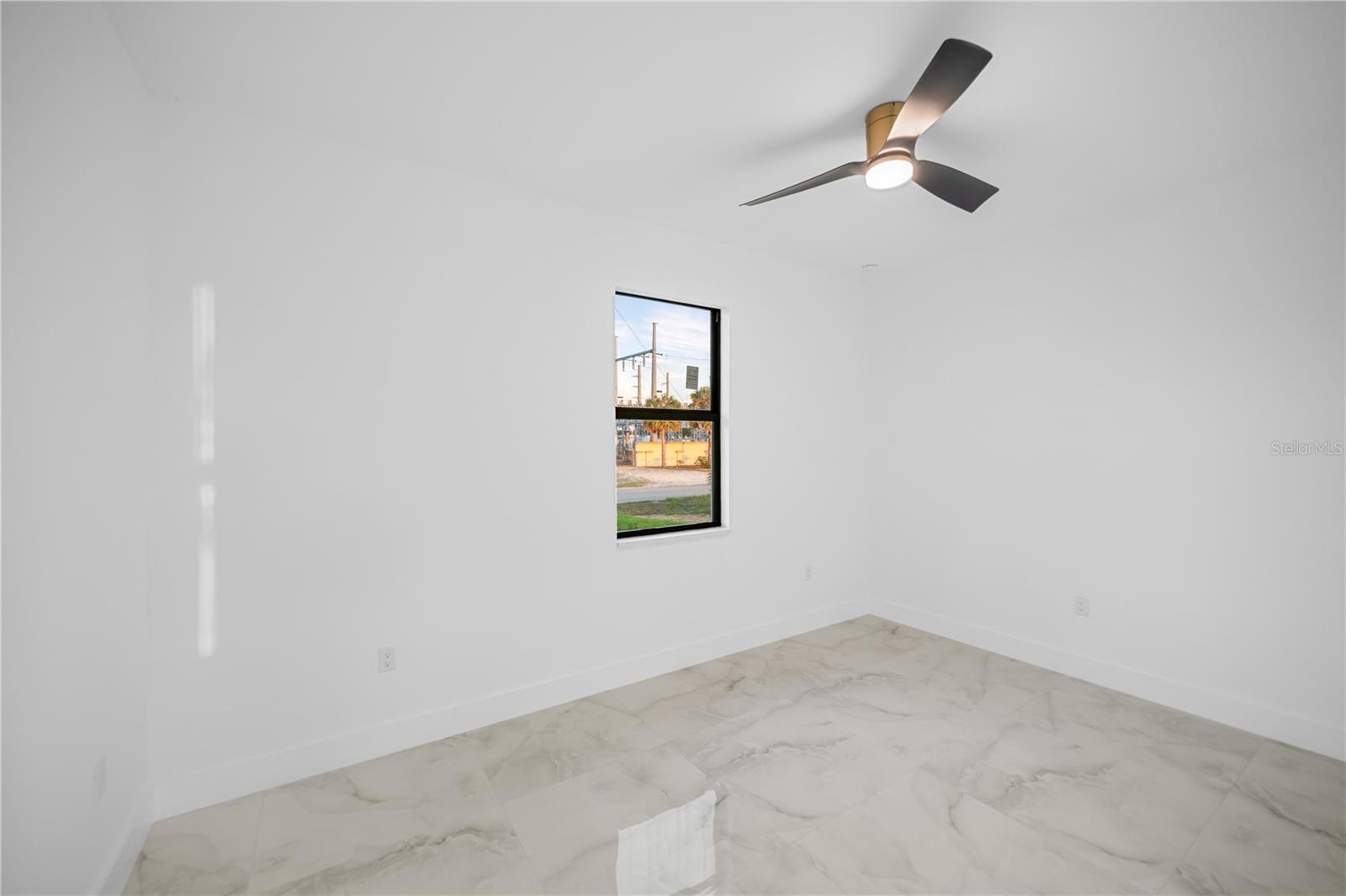 2424 NE 24TH AVE, CAPE CORAL, FL, 33909