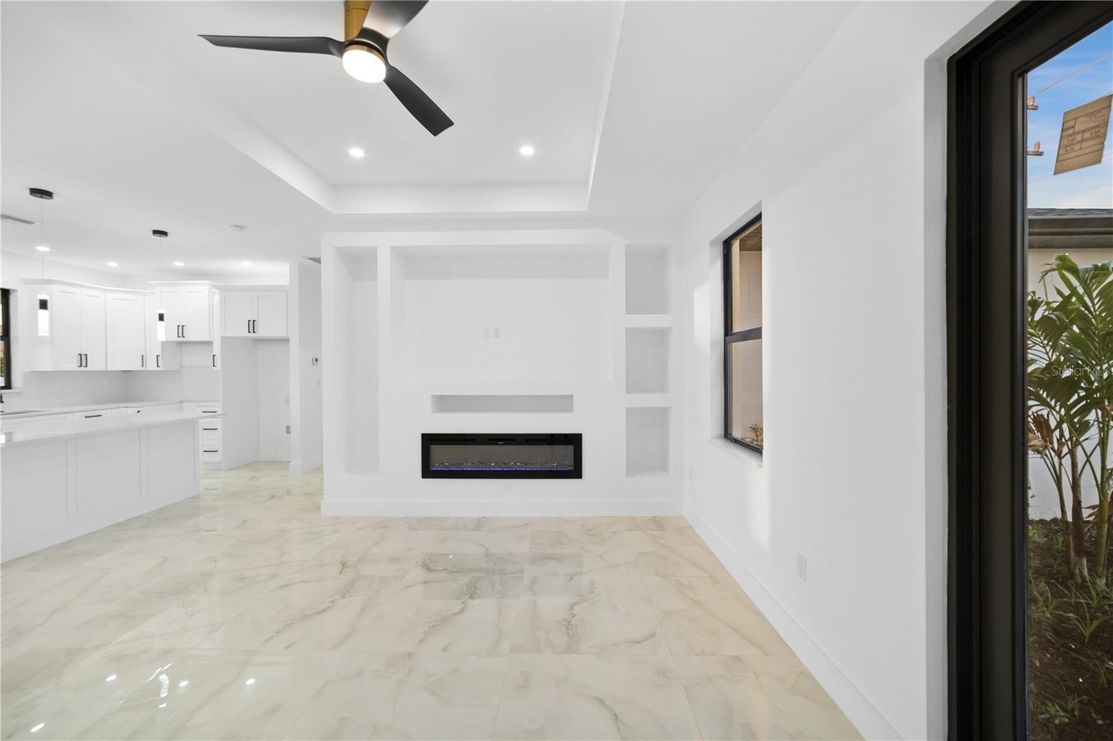 2424 NE 24TH AVE, CAPE CORAL, FL, 33909