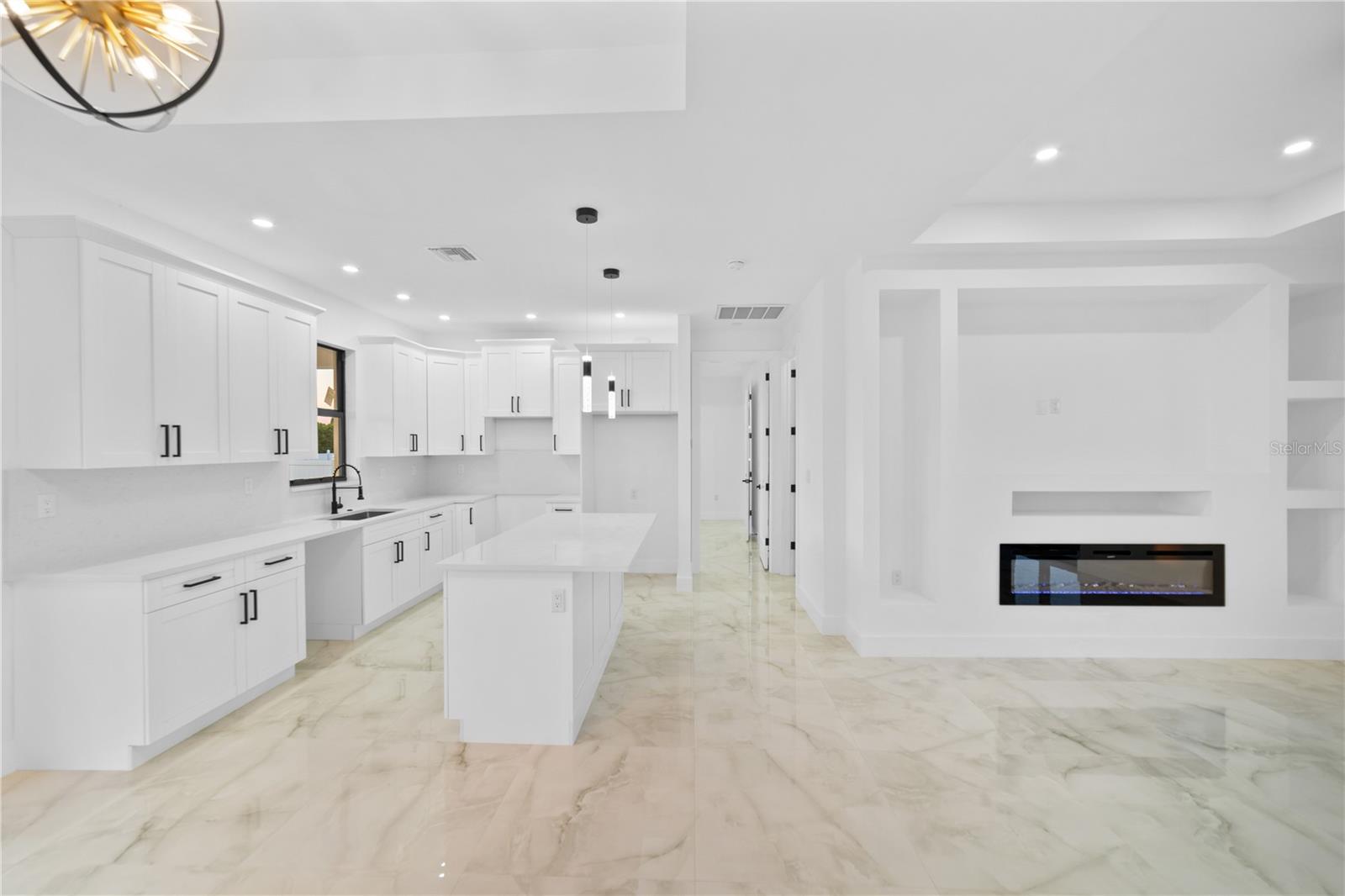2424 NE 24TH AVE, CAPE CORAL, FL, 33909
