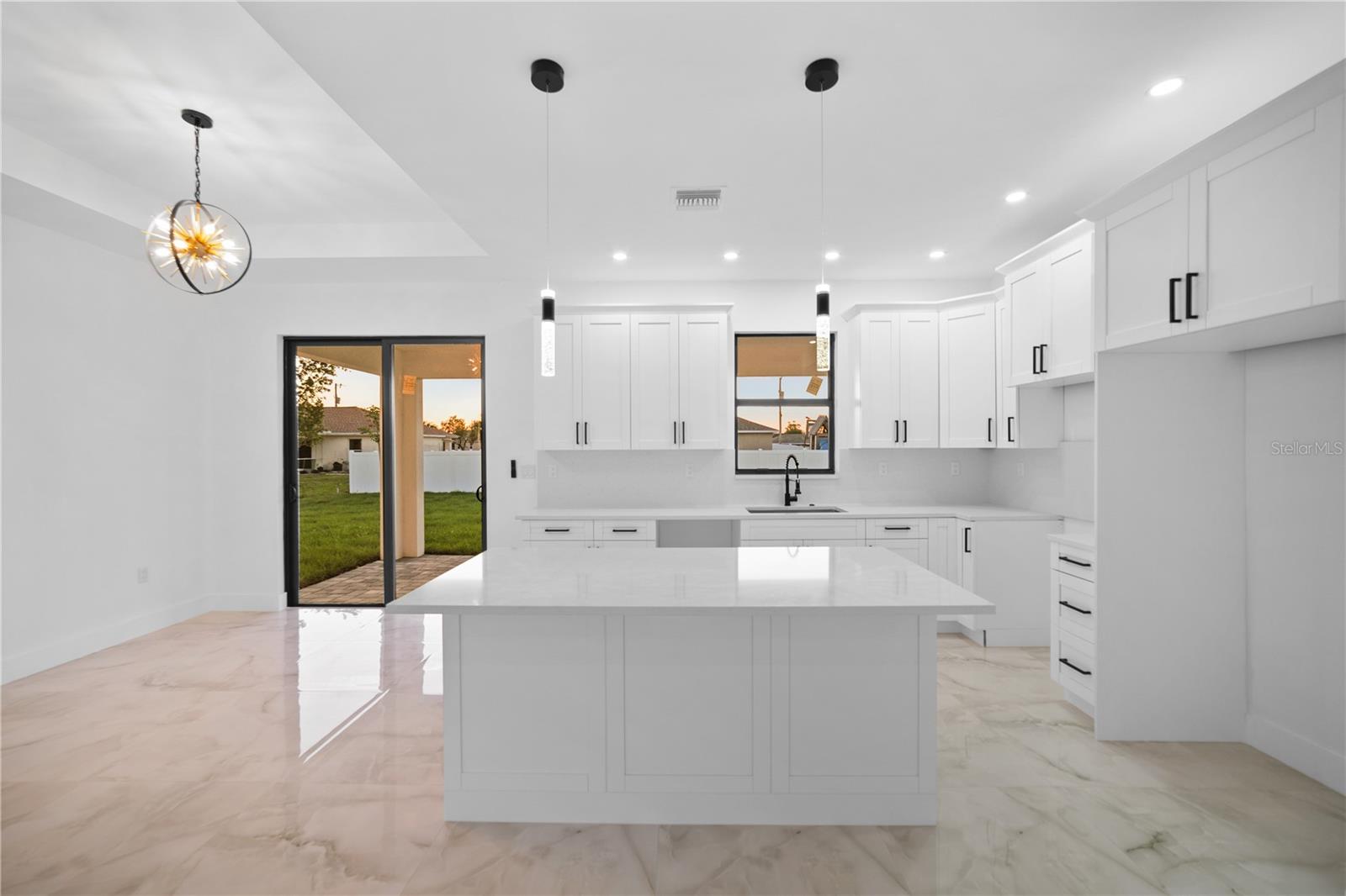 2424 NE 24TH AVE, CAPE CORAL, FL, 33909