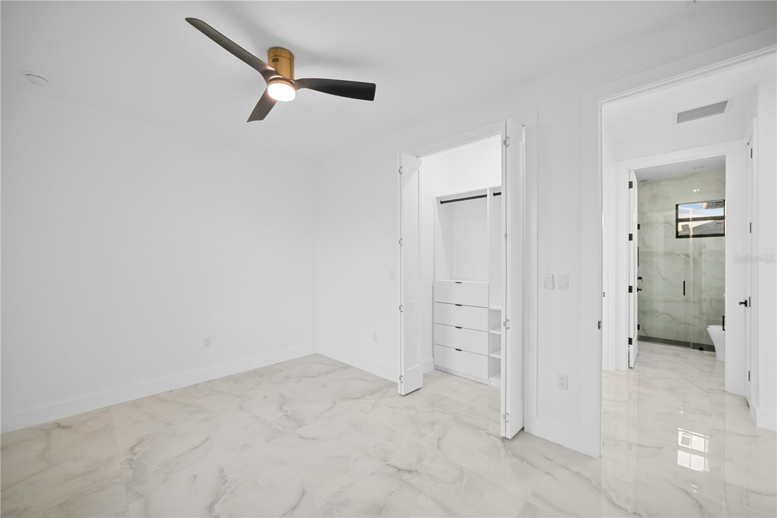 2424 NE 24TH AVE, CAPE CORAL, FL, 33909