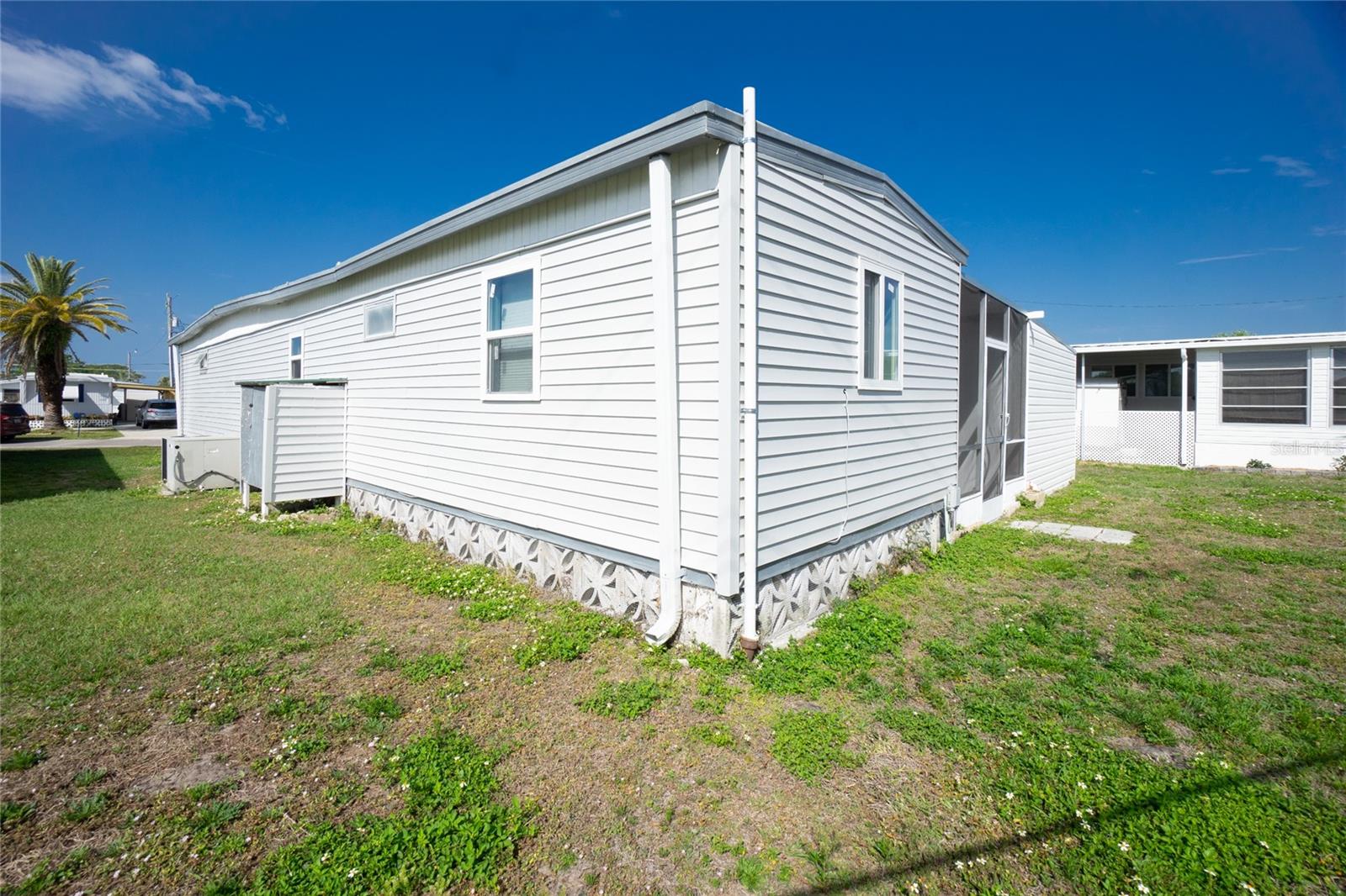 D6135614 Property Photo