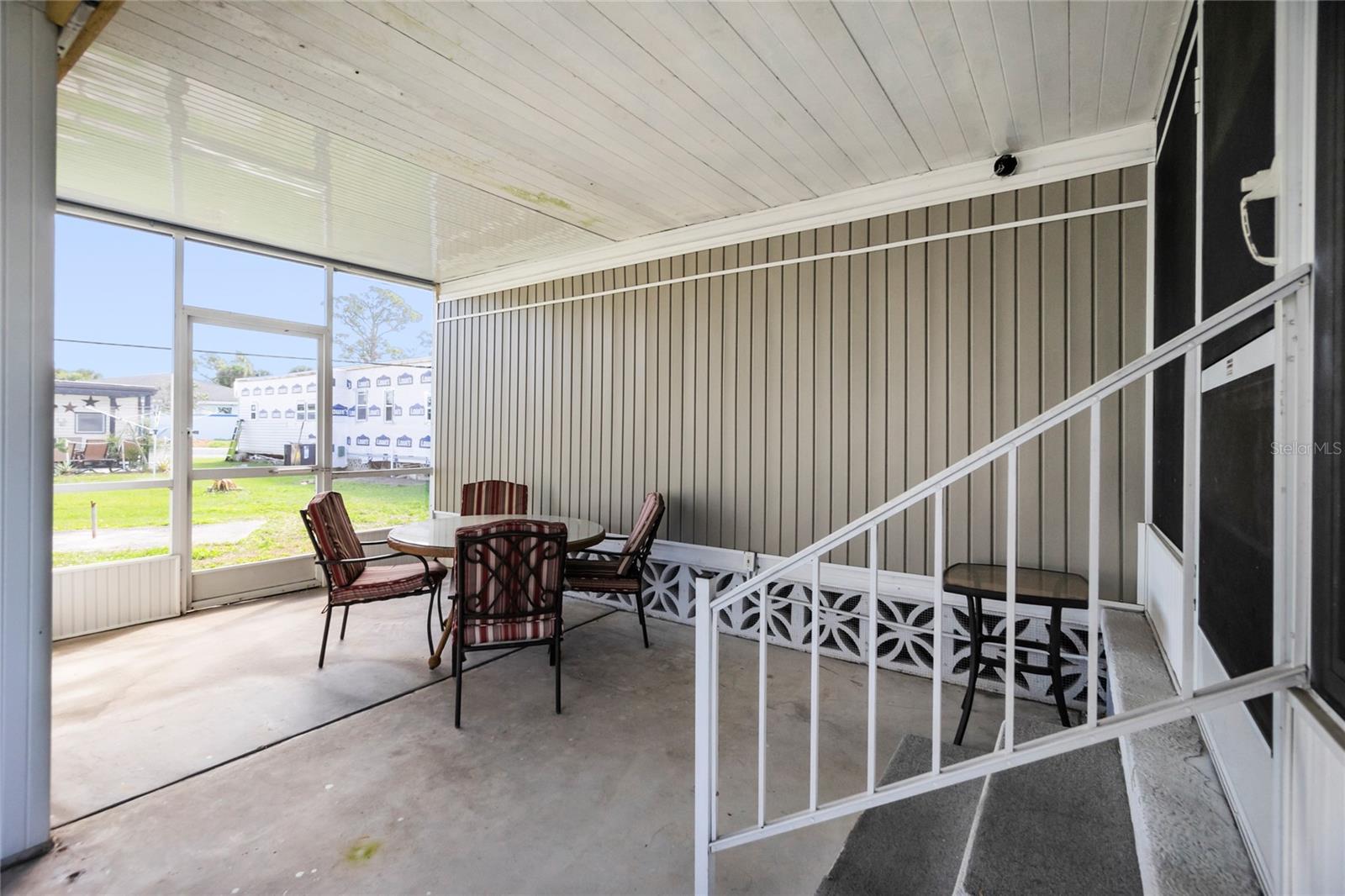 D6135614 Property Photo