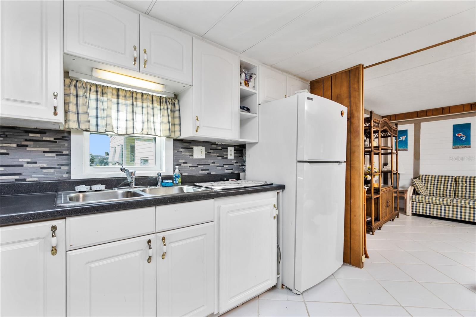 D6135614 Property Photo