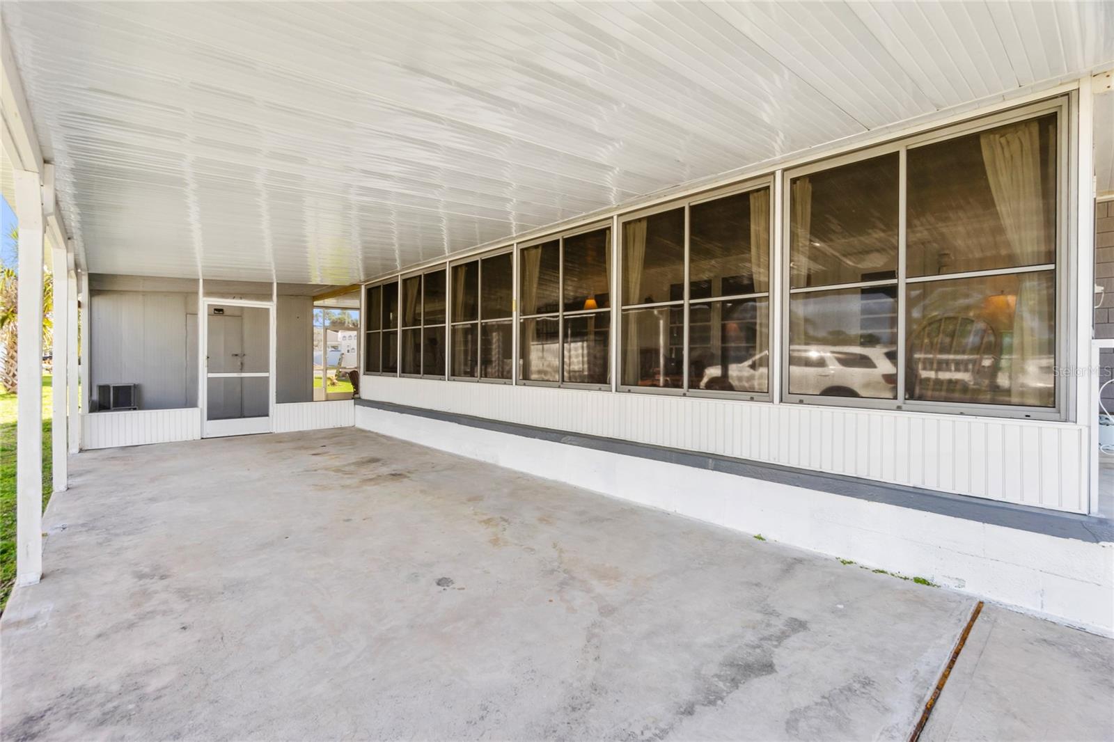 D6135614 Property Photo