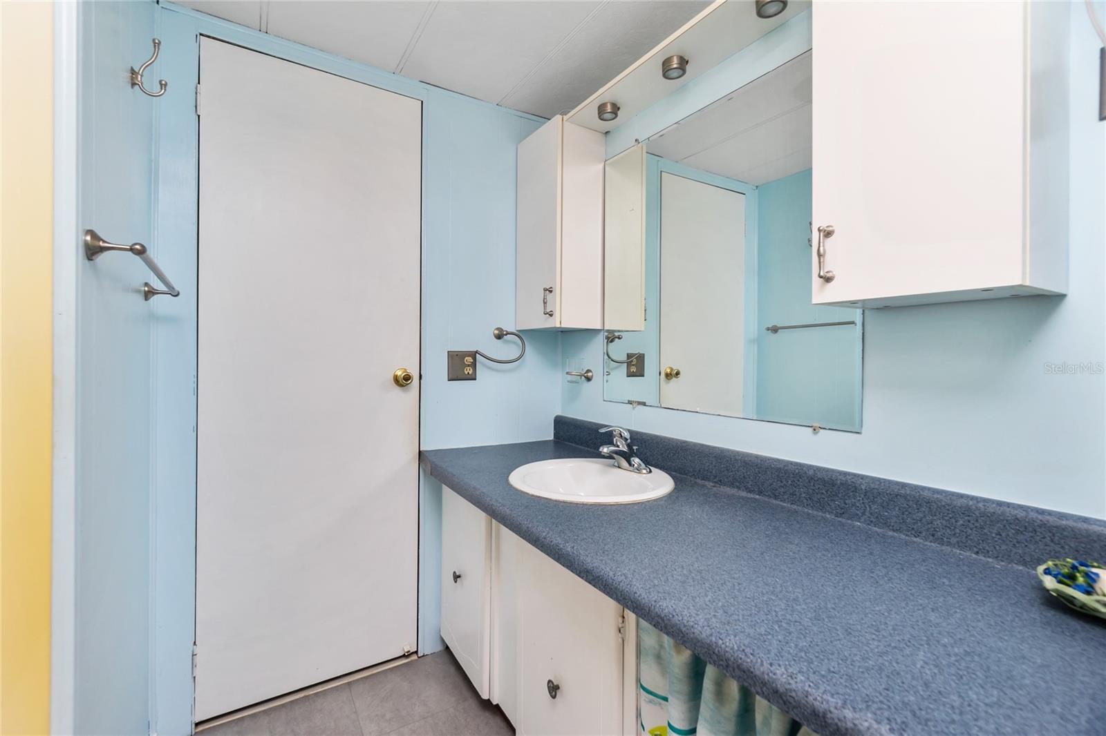 D6135614 Property Photo