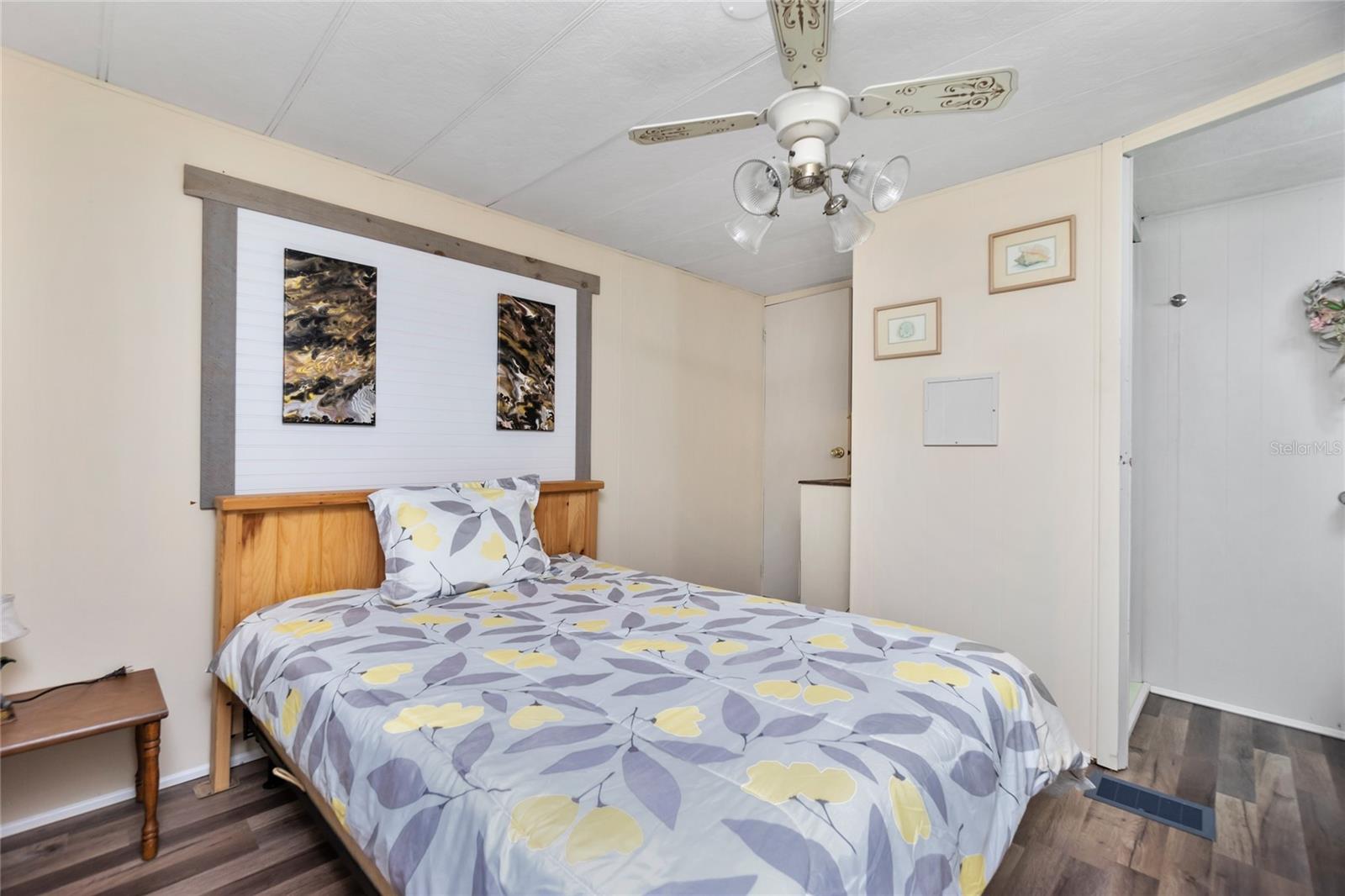 D6135614 Property Photo