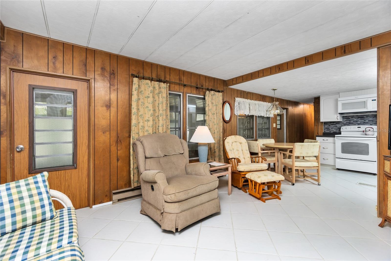 D6135614 Property Photo