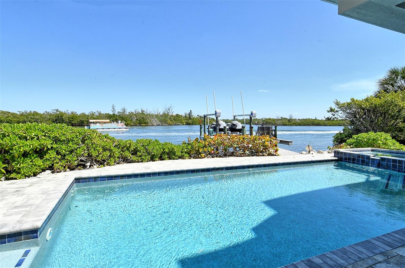 5422 SIESTA COVE DR, SARASOTA, FL, 34242